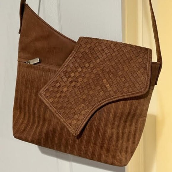 Biacci Leather Crossbody - Picture 1 of 6